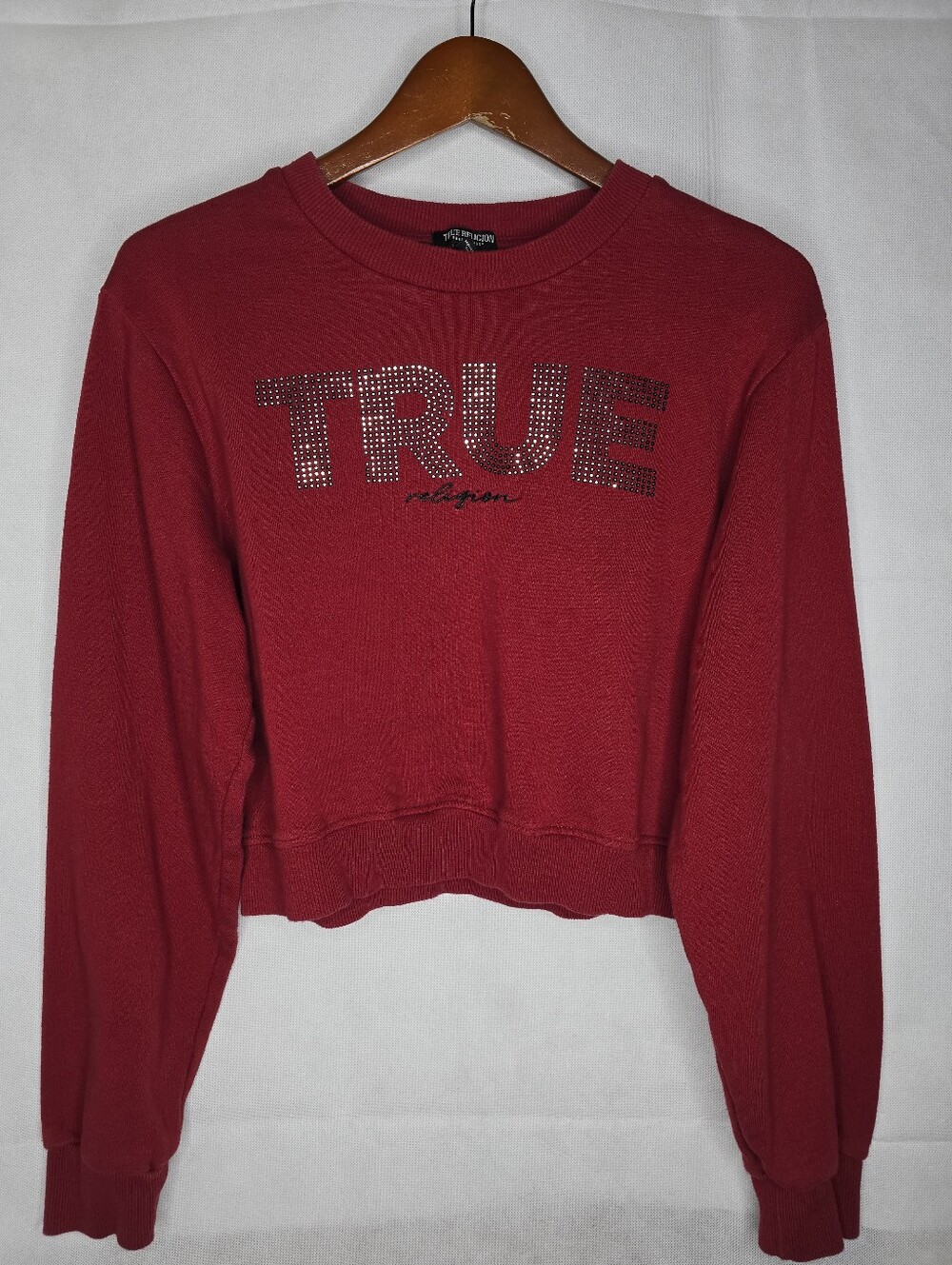 True Religion Cropped Sweatshirt Red Rhinestone Logo Long Sleeve Pullover M